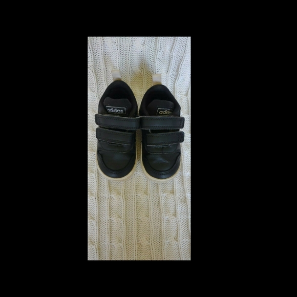 Adidas Velcro sneakers - Picture 2 of 3